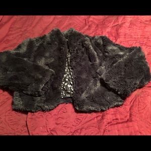 Black faux fur half jacket